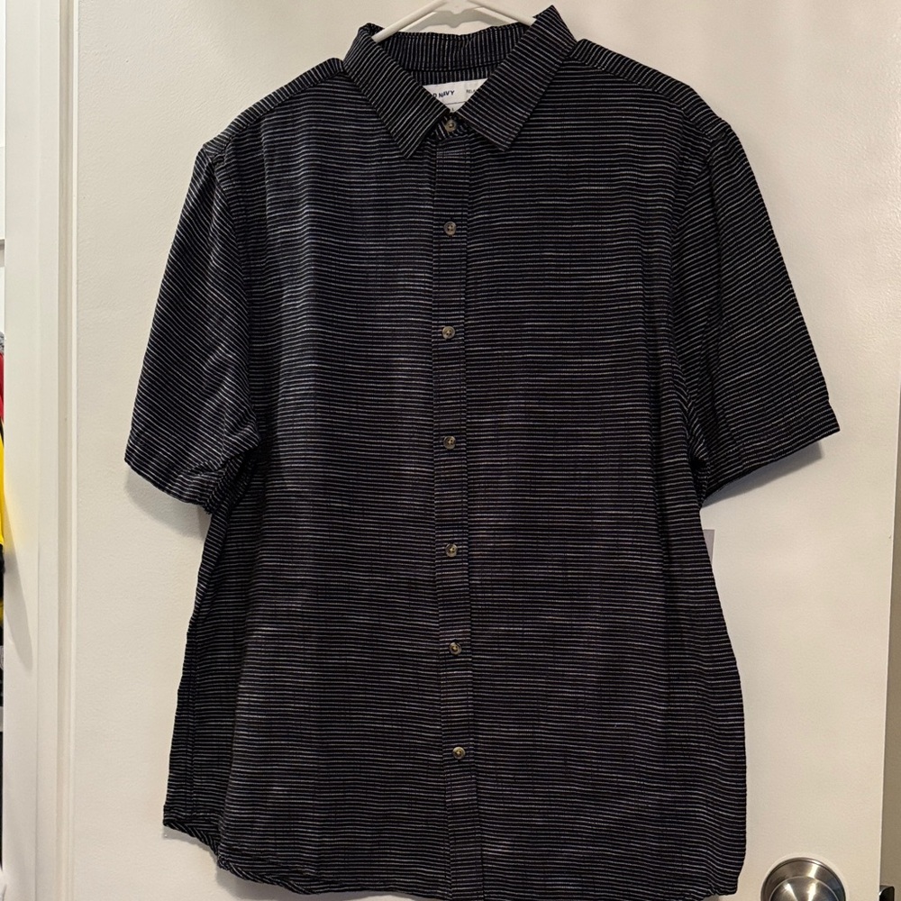 Old Navy Men's Black Pinstripe Casual Shirt